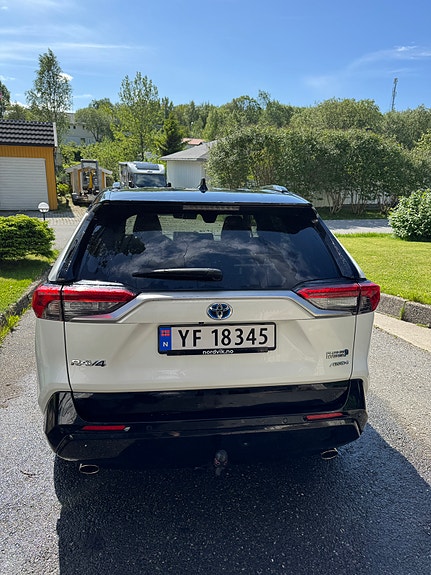 Toyota RAV4 6 of 20