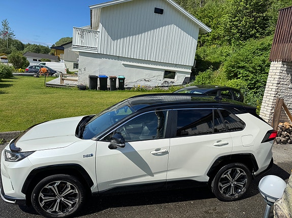 Toyota RAV4 4 of 20