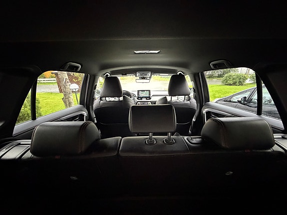 Toyota RAV4 13 of 20