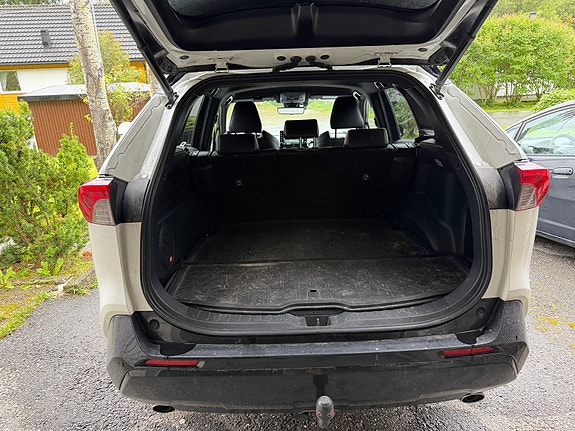 Toyota RAV4 12 of 20