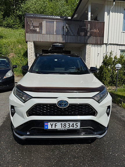 Toyota RAV4 2 of 20