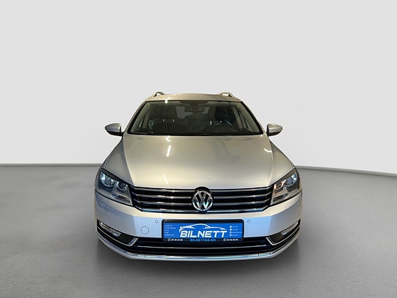Volkswagen Passat 2 of 5