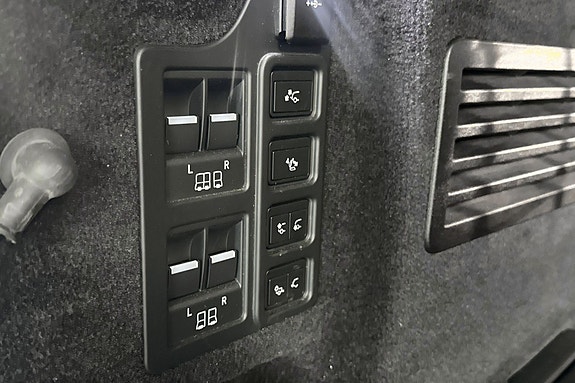Land Rover Discovery 19 of 25