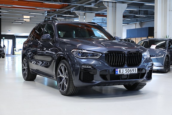 BMW X5 2 of 5