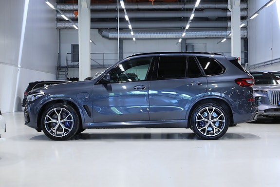 BMW X5 4 of 5