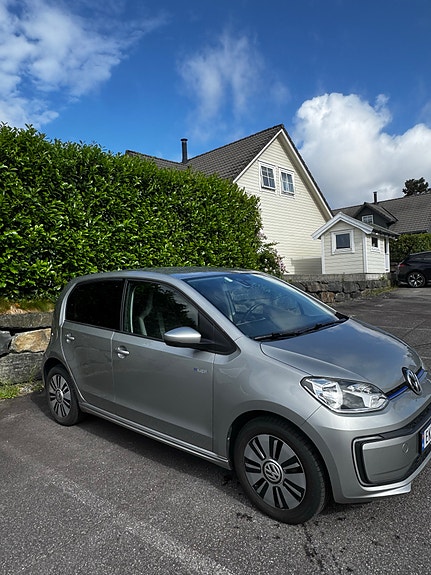 Volkswagen e-Up! 2 of 19