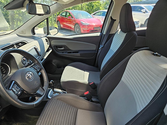 Toyota Yaris 5 of 5