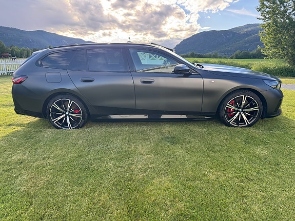 BMW i5 5 of 5