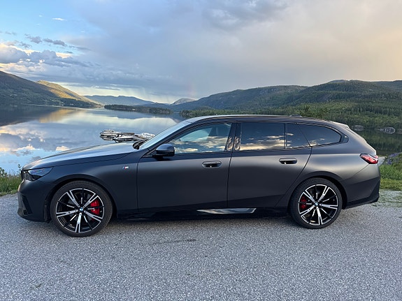 BMW i5 2 of 5