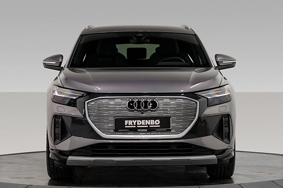 Audi Q4 e-tron 4 of 5