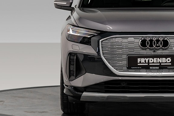 Audi Q4 e-tron 3 of 5