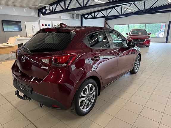 Mazda 2 2 of 5