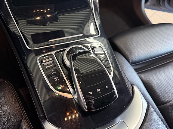 Mercedes-Benz GLC220 d 24 of 30