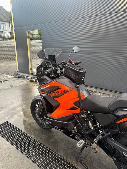 KTM 1290 Super Adventure R 3 of 5
