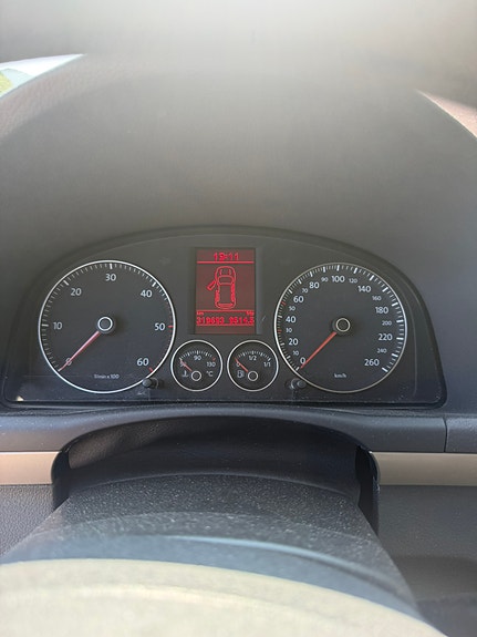 Volkswagen Touran 5 of 5