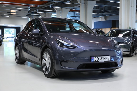 Tesla Model Y 2 of 5