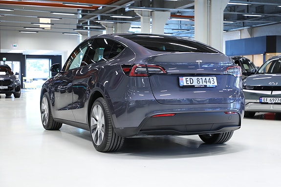 Tesla Model Y 5 of 5