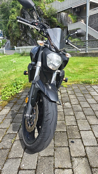 Yamaha MT-07 2 of 5