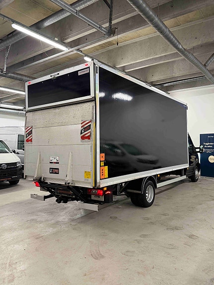 Ford Transit 9 of 30