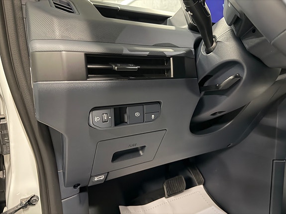 Kia PV5 13 of 30