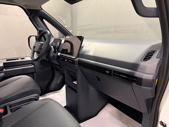 Kia PV5 17 of 30