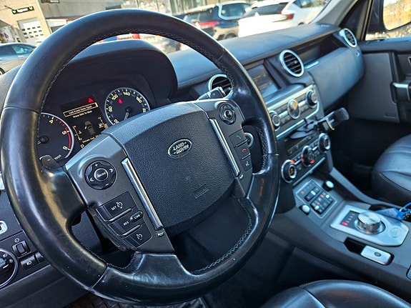 Land Rover Discovery 13 of 30