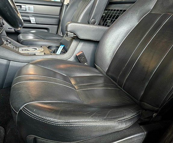 Land Rover Discovery 23 of 30