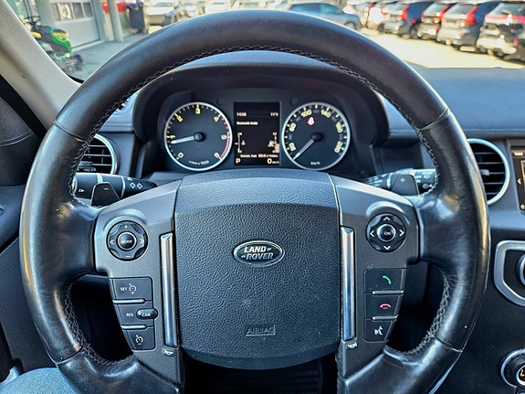 Land Rover Discovery 12 of 30