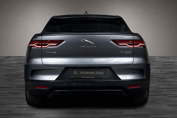 Jaguar I-PACE 4 of 5