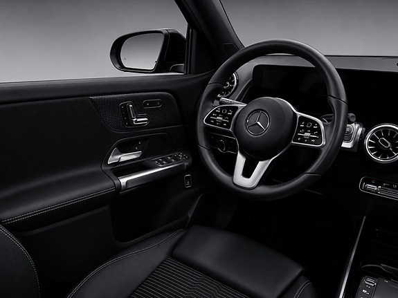 Mercedes-Benz EQB300 19 of 30
