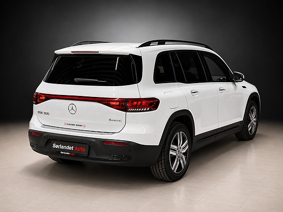 Mercedes-Benz EQB300 7 of 30