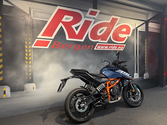 KTM 390 Duke 4 of 5