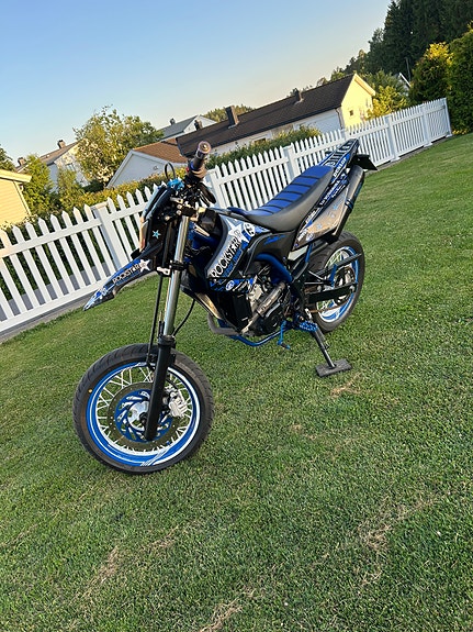 Yamaha WR 125 X 2 of 5