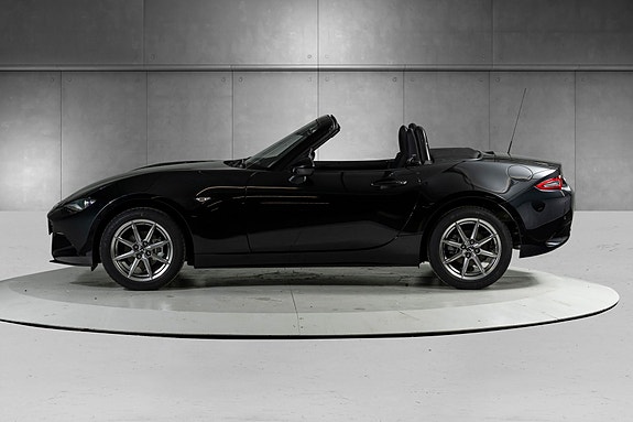 Mazda MX-5 9 of 27