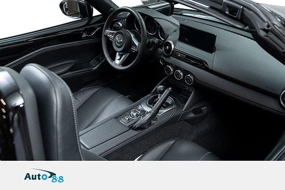Mazda MX-5 2 of 5