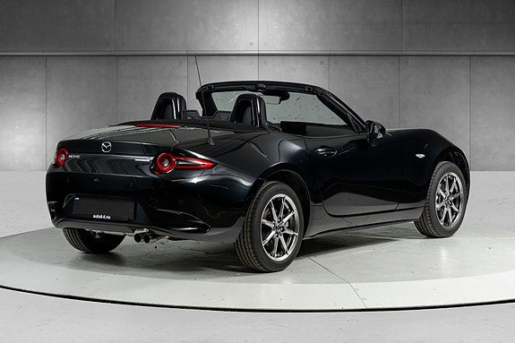 Mazda MX-5 4 of 5