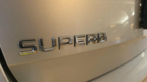Skoda Superb 7 of 30
