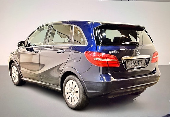 Mercedes-Benz B-Klasse 4 of 5
