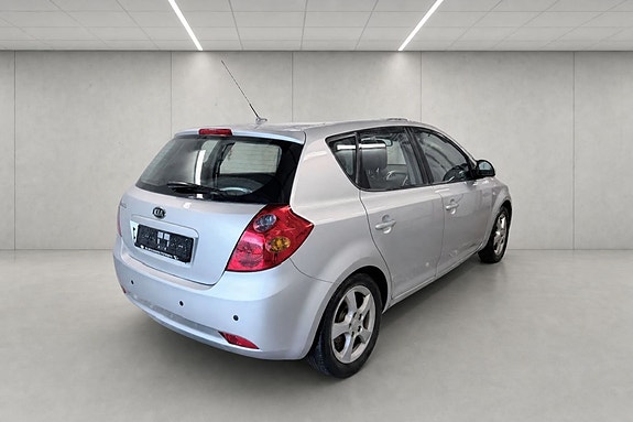 Kia Ceed 4 of 5