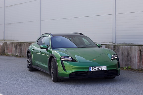 Porsche Taycan Cross Turismo 4 of 5
