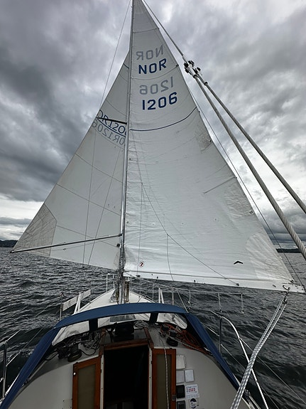 Maxi 95 – Velholdt og oppgradert turbåt – Klar for sesongen 21 of 30