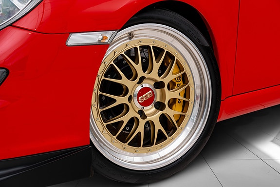 Porsche 911 4 of 5
