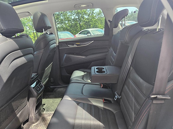 Maxus Euniq 6 18 of 21