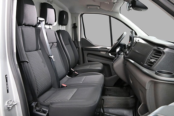 Ford Transit Custom 12 of 26