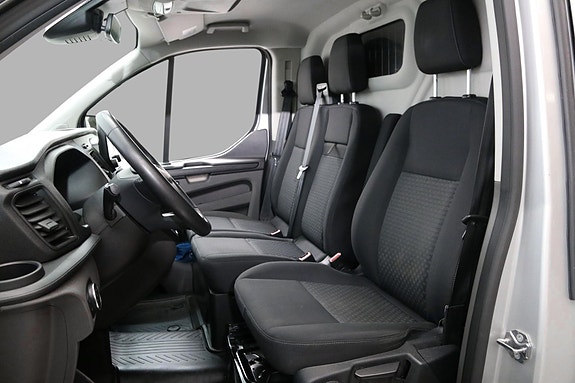 Ford Transit Custom 11 of 26