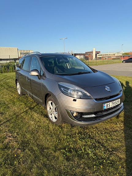 Renault Grand Scenic III 2 of 30