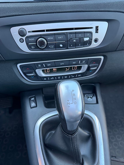 Renault Grand Scenic III 30 of 30