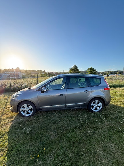 Renault Grand Scenic III 5 of 30