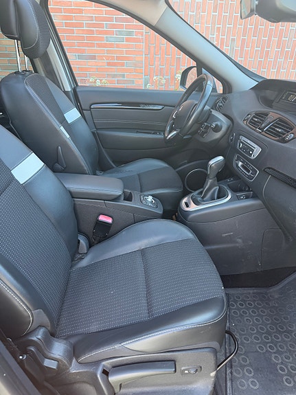 Renault Grand Scenic III 19 of 30