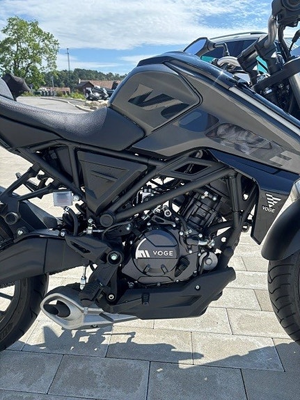 VOGE 125 R 6 of 10